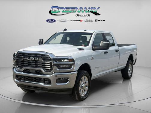 Bright White Clearcoat 2026 RAM 2500 Big Horn Crew Cab 4x4 8' Box