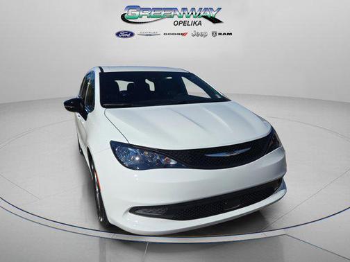 2026 Chrysler Voyager LX