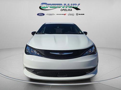 2026 Chrysler Voyager LX