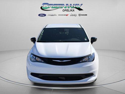 2026 Chrysler Voyager LX