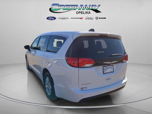 2026 Chrysler Voyager LX