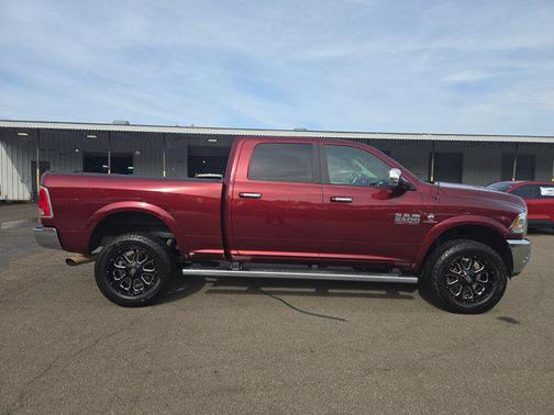 2017 RAM 2500 Laramie Crew Cab 4x4 6'4' Box