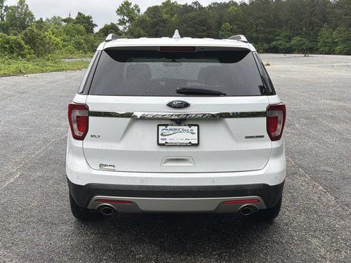 White Platinum Clearcoat Metallic 2016 Ford Explorer XLT