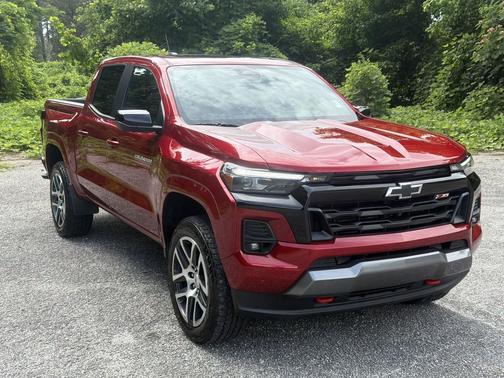 Radiant Red Tintcoat 2023 Chevrolet Colorado Z71