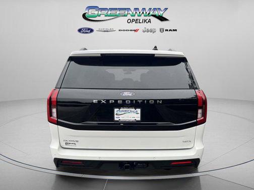 Star White Metallic Tri-Coat 2026 Ford Expedition Max Active 4x2