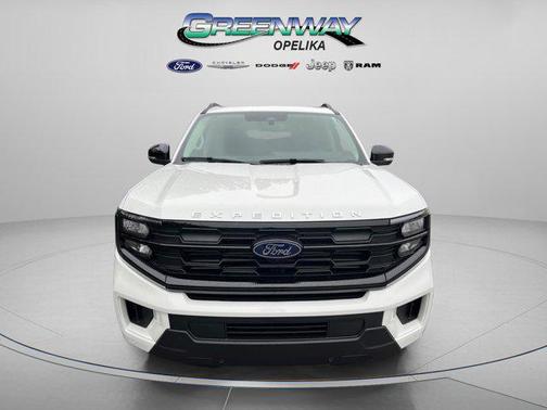 Star White Metallic Tri-Coat 2026 Ford Expedition Max Active 4x2