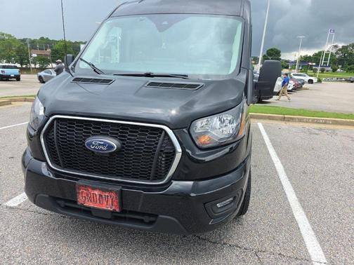 Agate Black Metallic 2024 Ford Transit-350 XLT