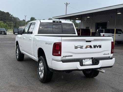 Bright White Clearcoat 2026 RAM 2500 Laramie Crew Cab 4x4 6'4' Box