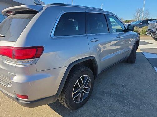 2020 Jeep Grand Cherokee Laredo
