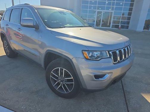 2020 Jeep Grand Cherokee Laredo