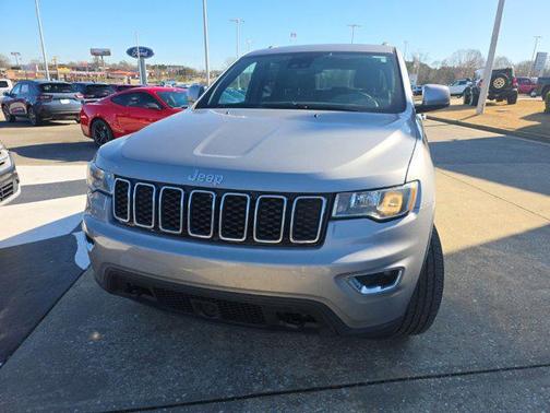 2020 Jeep Grand Cherokee Laredo