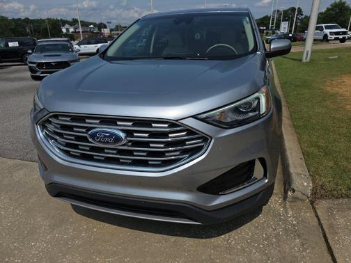Silver Metallic 2022 Ford Edge SEL