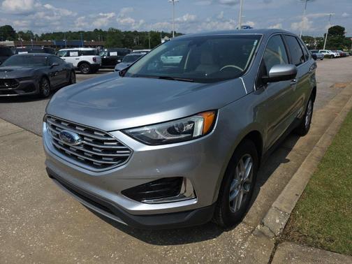 Silver Metallic 2022 Ford Edge SEL