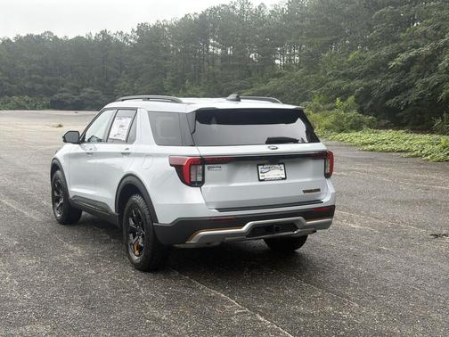 Space White Metallic 2026 Ford Explorer Tremor