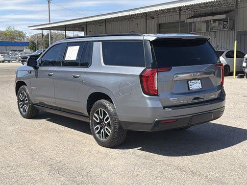 2021 GMC Yukon XL 4WD AT4