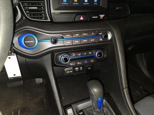 2020 Hyundai Veloster 2