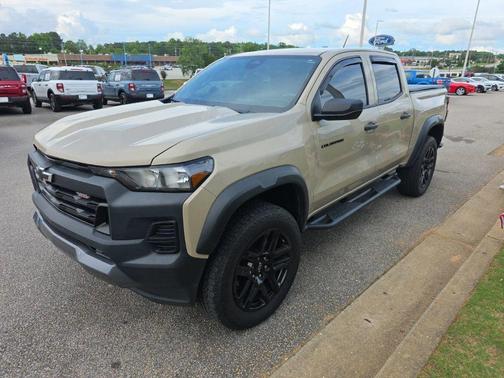 Sand Dune Metallic 2023 Chevrolet Colorado Trail Boss