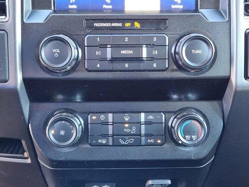 Photo 5 of 36 of 2020 Ford F-150 XLT