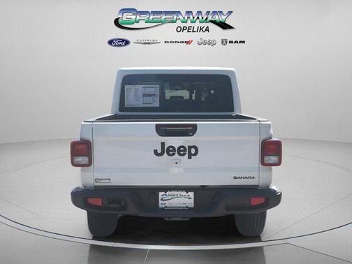 Bright White Clearcoat 2026 Jeep Gladiator Sahara 4x4