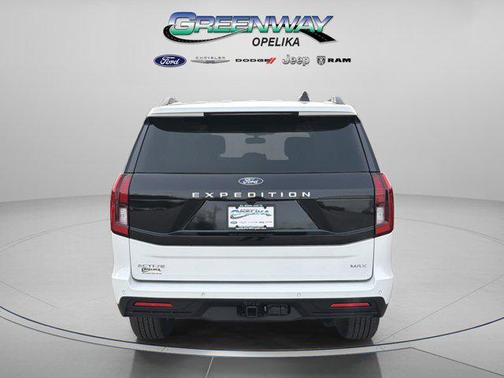 Star White Metallic Tri-Coat 2026 Ford Expedition Max Active 4x2