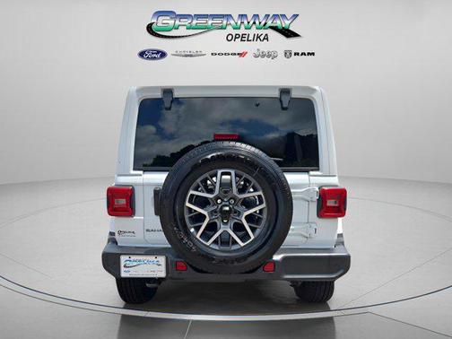 2025 Jeep Wrangler 4-Door Sahara 4x4