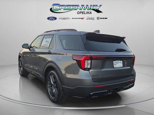 2025 Ford Explorer ST-Line