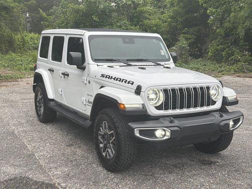 Bright White Clearcoat 2024 Jeep Wrangler 4-Door Sahara 4x4