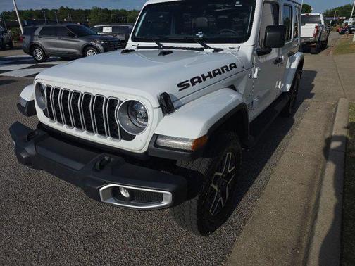 Bright White Clearcoat 2024 Jeep Wrangler 4-Door Sahara 4x4