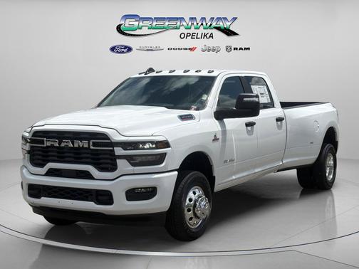 Bright White Clearcoat 2026 RAM 3500 Big Horn Crew Cab 4x4 8' Box
