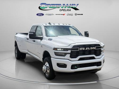 Bright White Clearcoat 2026 RAM 3500 Big Horn Crew Cab 4x4 8' Box
