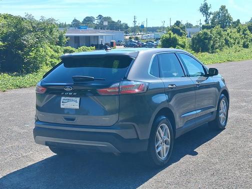 Carbonized Gray Metallic 2024 Ford Edge SEL
