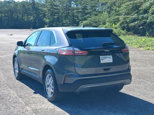 Carbonized Gray Metallic 2024 Ford Edge SEL