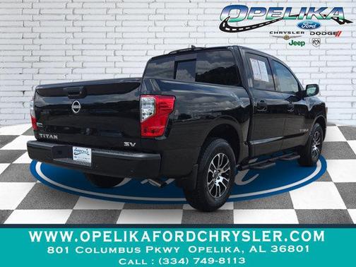 2024 Nissan Titan SV