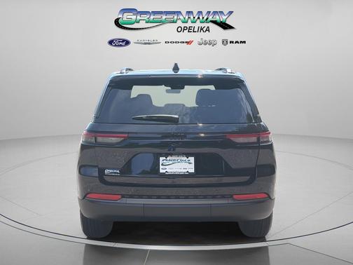 Diamond Black Crystal Pearlcoat 2026 Jeep Grand Cherokee Altitude