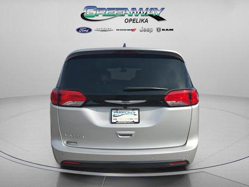 2026 Chrysler Voyager LX