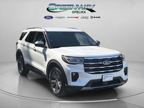 Star White Metallic Tri-Coat 2026 Ford Explorer Active