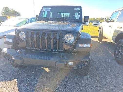 Black Clearcoat 2023 Jeep Gladiator Willys 4x4