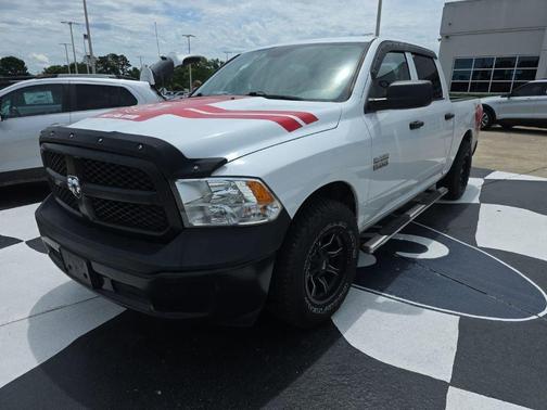Bright White Clearcoat 2018 RAM 1500 Tradesman
