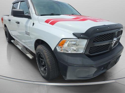 Bright White Clearcoat 2018 RAM 1500 Tradesman