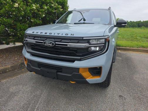 Gray Metallic 2025 Ford Expedition Tremor