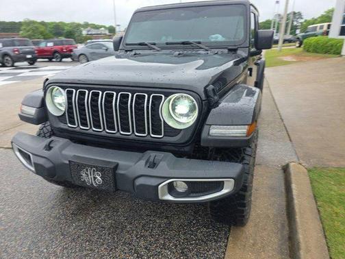 Black Clearcoat 2024 Jeep Wrangler 4-Door Sahara 4x4