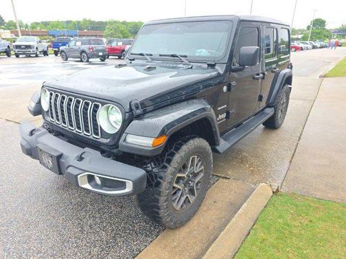 Black Clearcoat 2024 Jeep Wrangler 4-Door Sahara 4x4