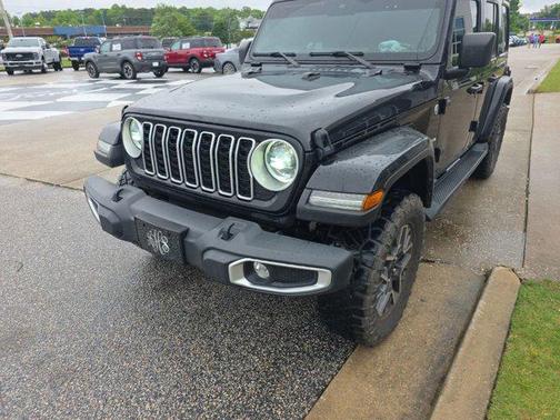 Black Clearcoat 2024 Jeep Wrangler 4-Door Sahara 4x4