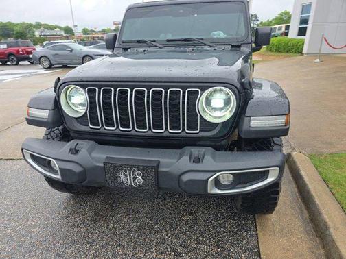 Black Clearcoat 2024 Jeep Wrangler 4-Door Sahara 4x4