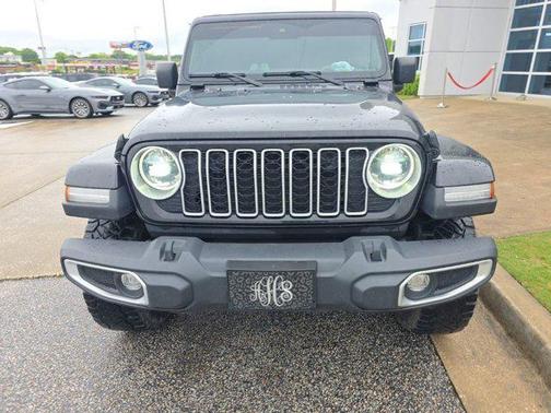 Black Clearcoat 2024 Jeep Wrangler 4-Door Sahara 4x4
