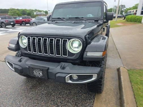 Black Clearcoat 2024 Jeep Wrangler 4-Door Sahara 4x4