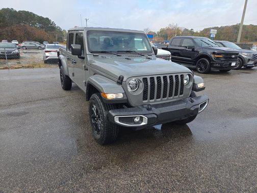 2022 Jeep Gladiator Sport S