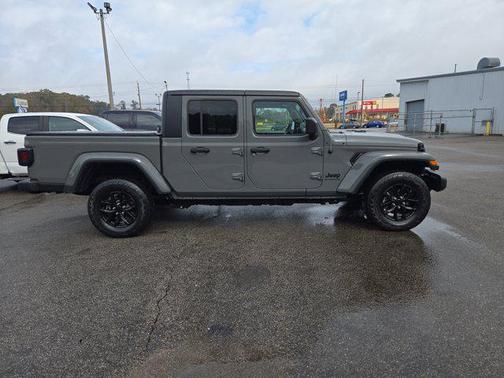 2022 Jeep Gladiator Sport S
