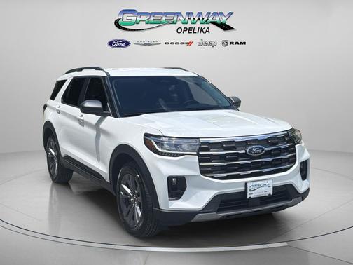 Star White Metallic Tri-Coat 2026 Ford Explorer Active