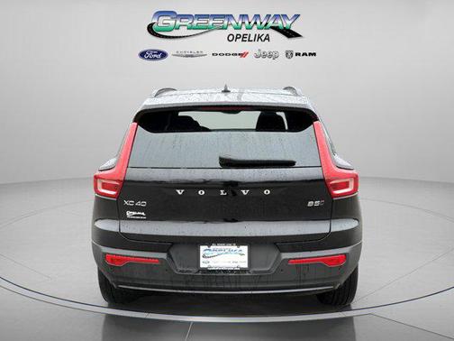 2025 Volvo XC40 B5 Plus Dark Theme